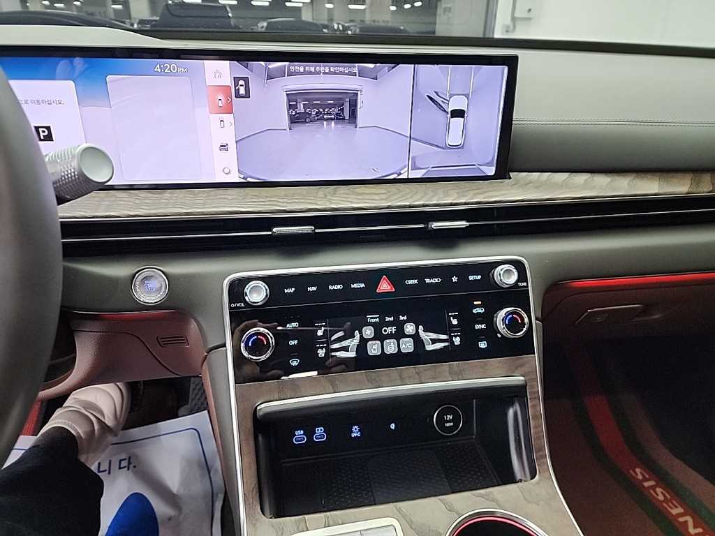 Genesis GV80 - Vista 9