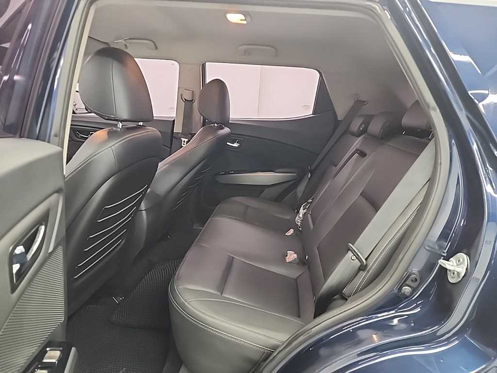 Ssangyong Tivoli - Vista 12