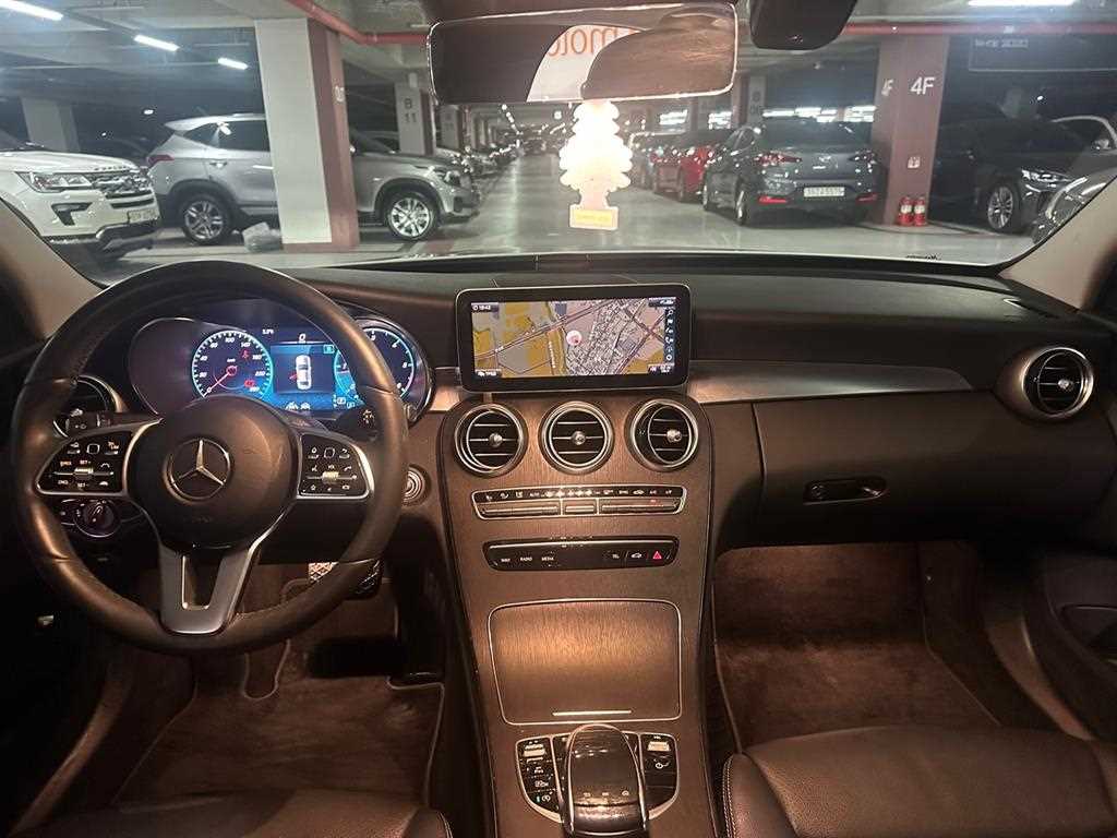 Mercedes Benz C Class - Vista 5