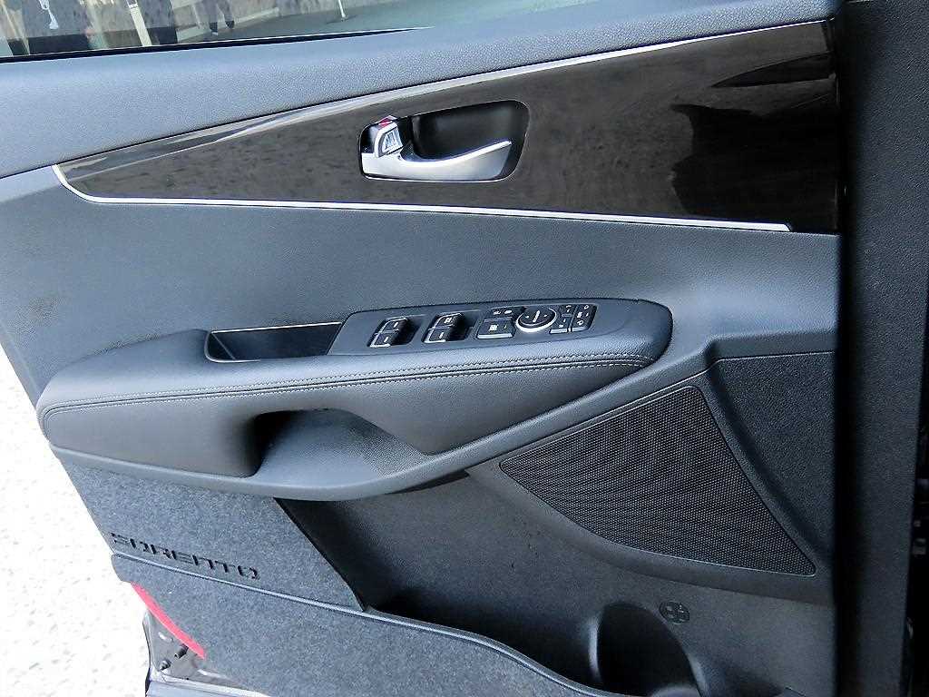 KIA Sorento - Vista 11