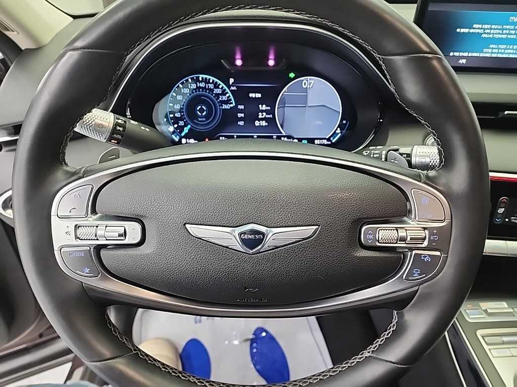 Genesis GV70 - Vista 9