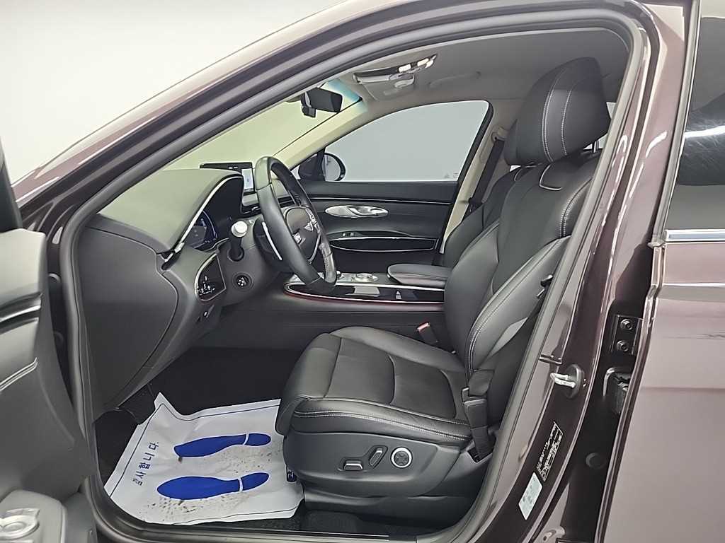 Genesis GV70 - Vista 11