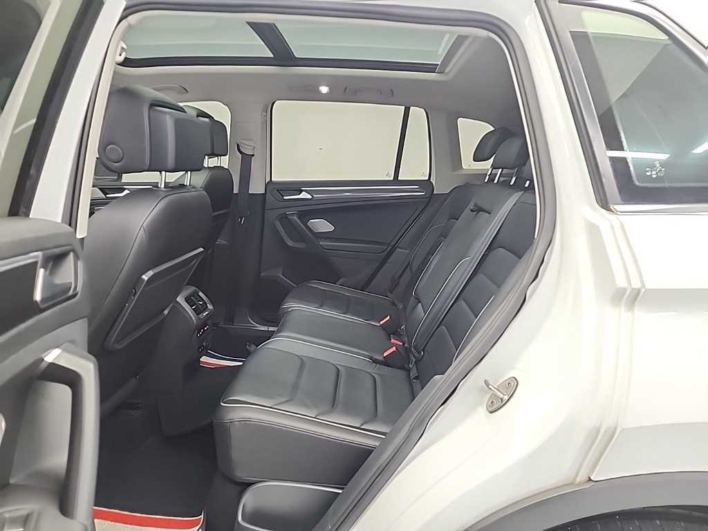 Volkswagen Tiguan - Vista 12