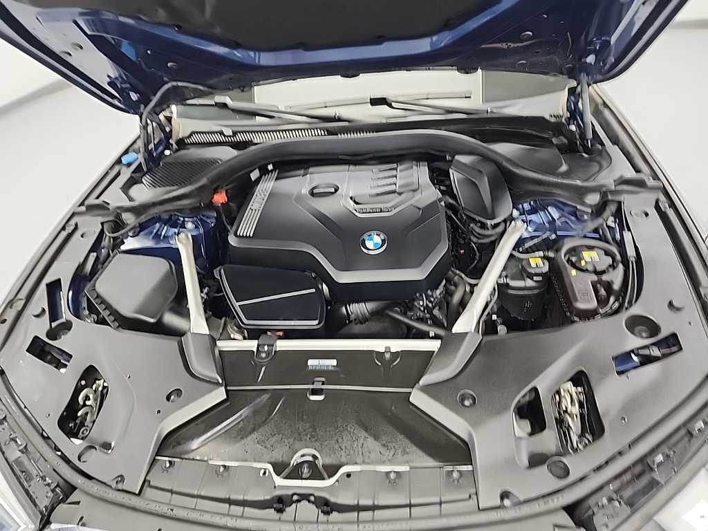 BMW 5 Series - Vista 5