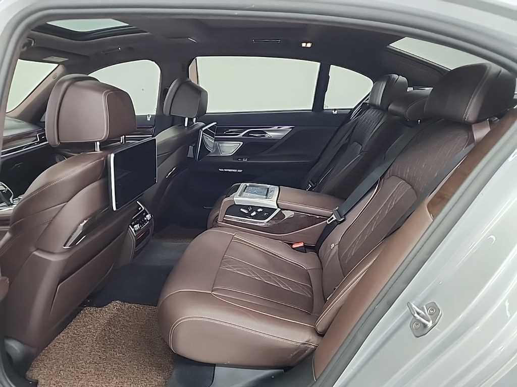 BMW 7 Series - Vista 12