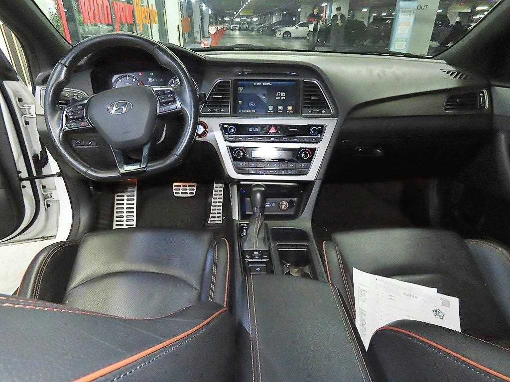 HYUNDAI Sonata - Vista 10