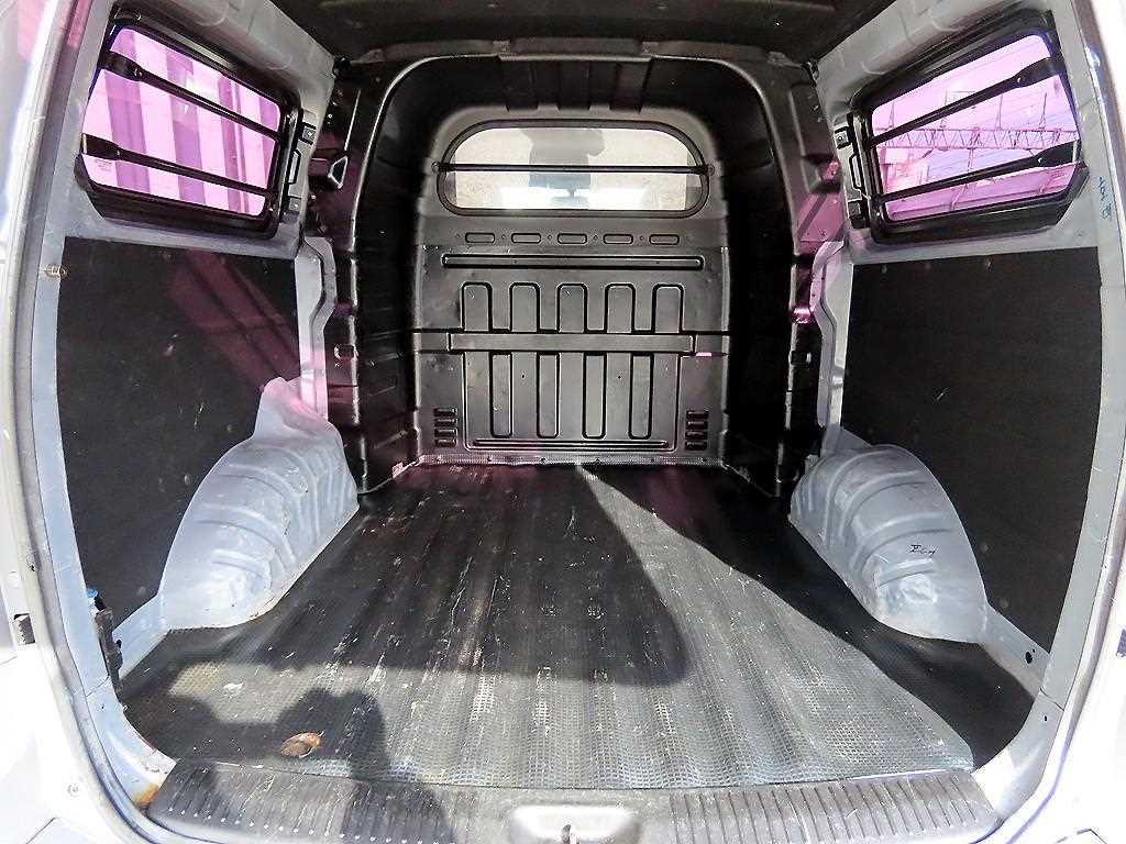 HYUNDAI Starex - Vista 5