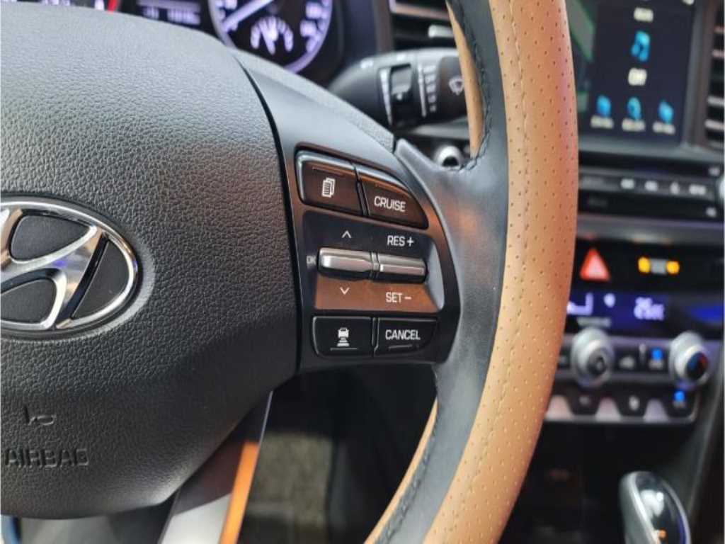 HYUNDAI Avante - Vista 10