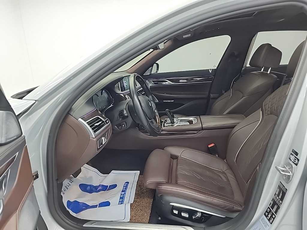 BMW 7 Series - Vista 11