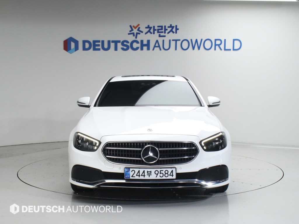 Mercedes Benz E class - Vista 3