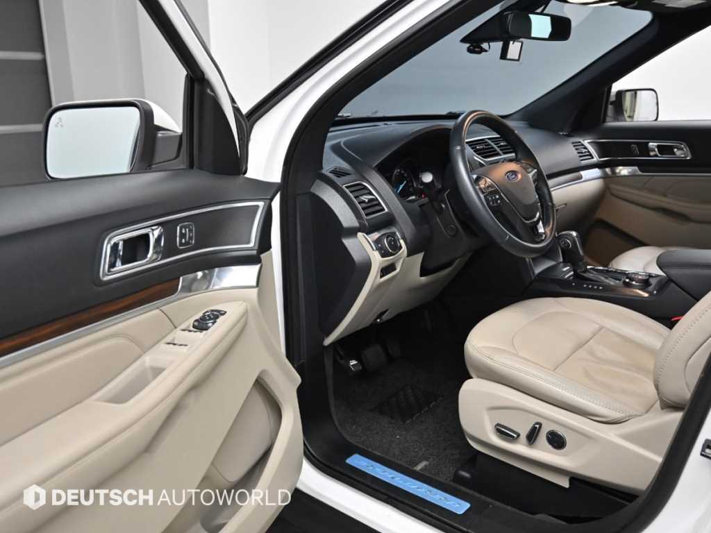 Ford Explorer - Vista 11