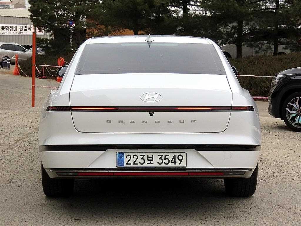 HYUNDAI Grandeur - Vista 4
