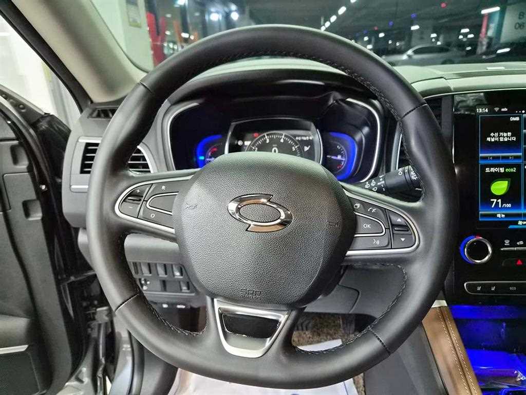 SAMSUNG QM6 - Vista 8