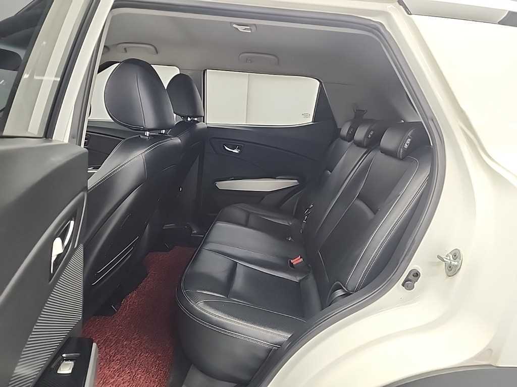 Ssangyong Tivoli - Vista 11