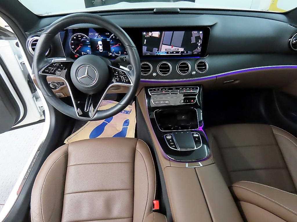 Mercedes Benz E class - Vista 7