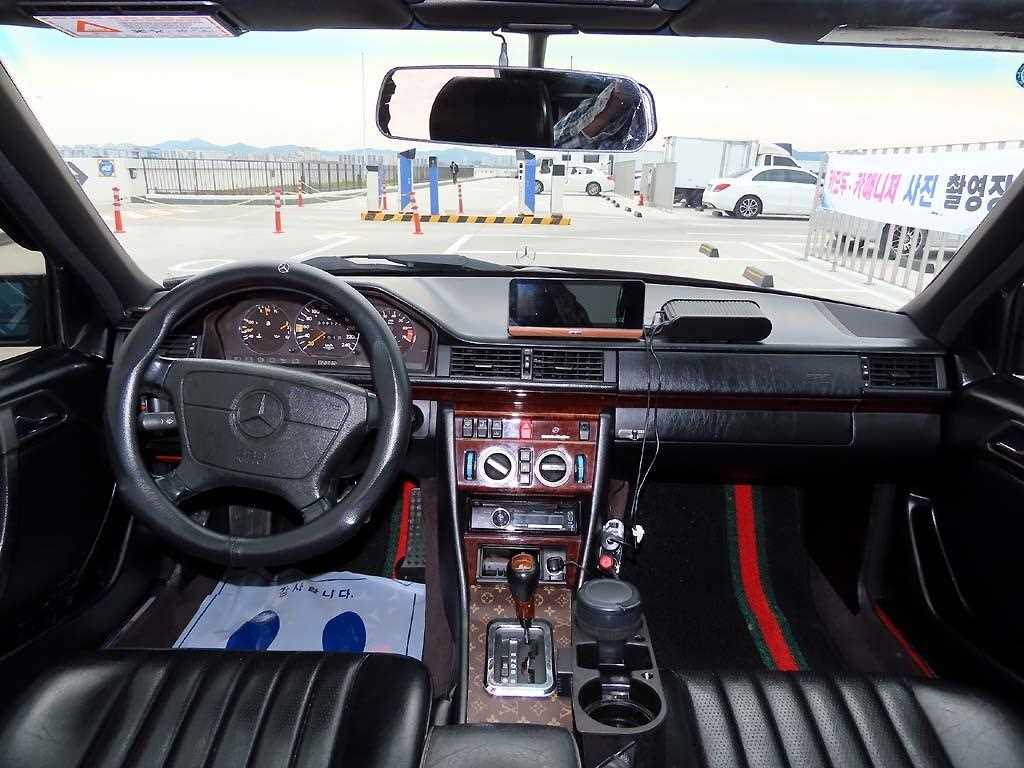 Mercedes Benz E class - Vista 5