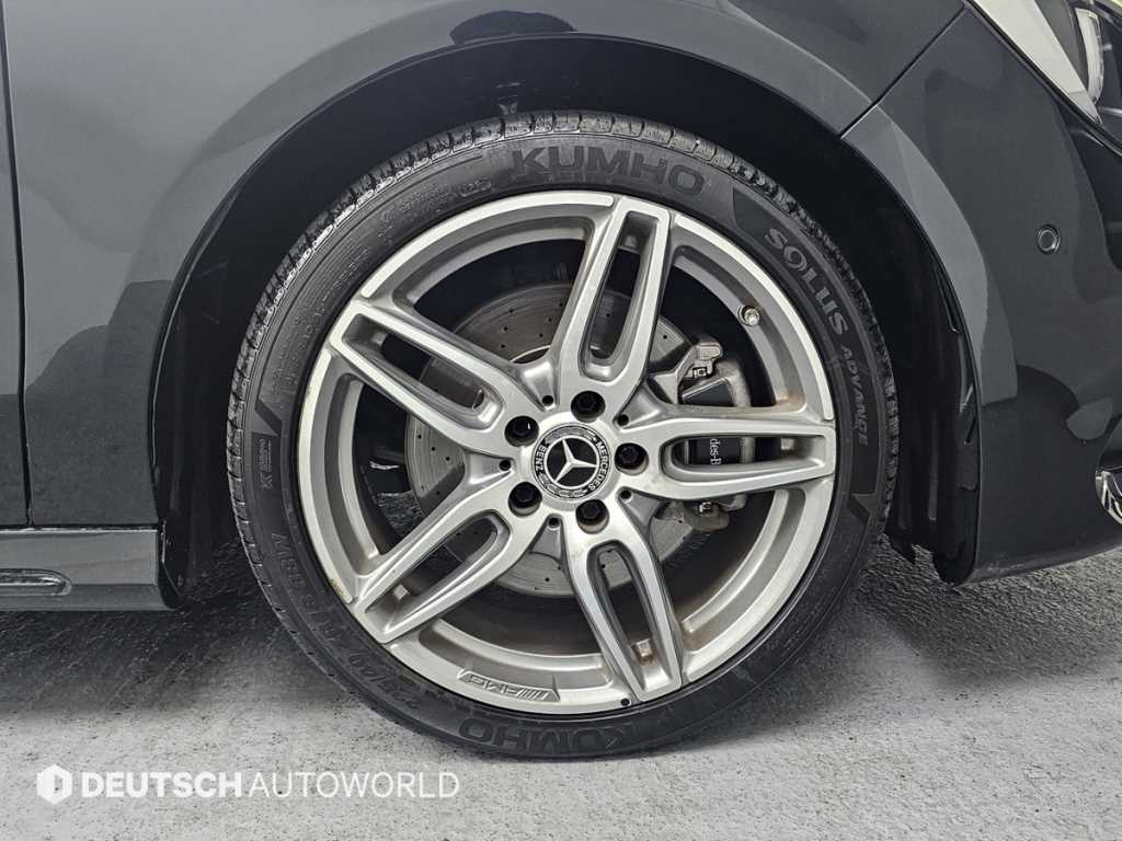 Mercedes Benz CLA Class - Vista 5