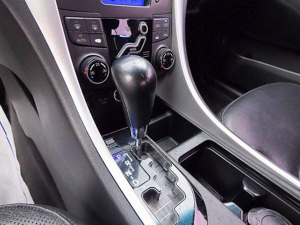 HYUNDAI Sonata - Vista 11