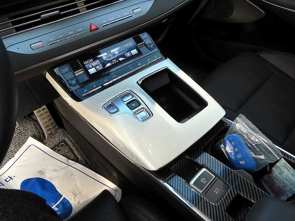 HYUNDAI Grandeur - Vista 11