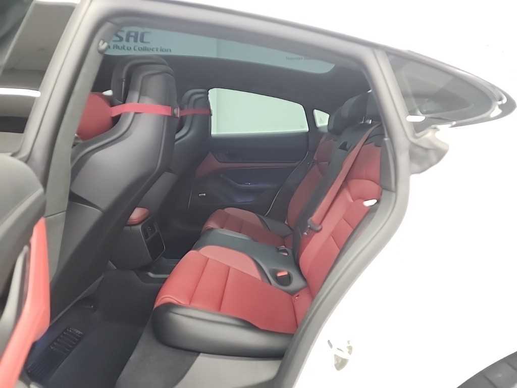 Porsche Taycan - Vista 12