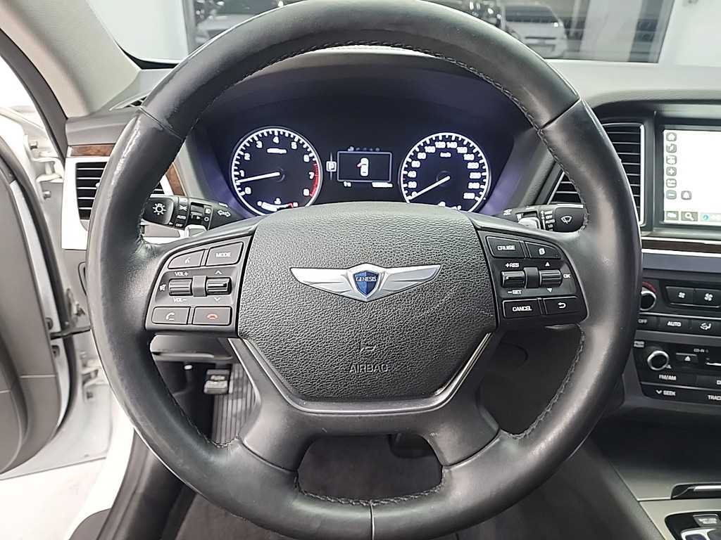 HYUNDAI Genesis - Vista 9