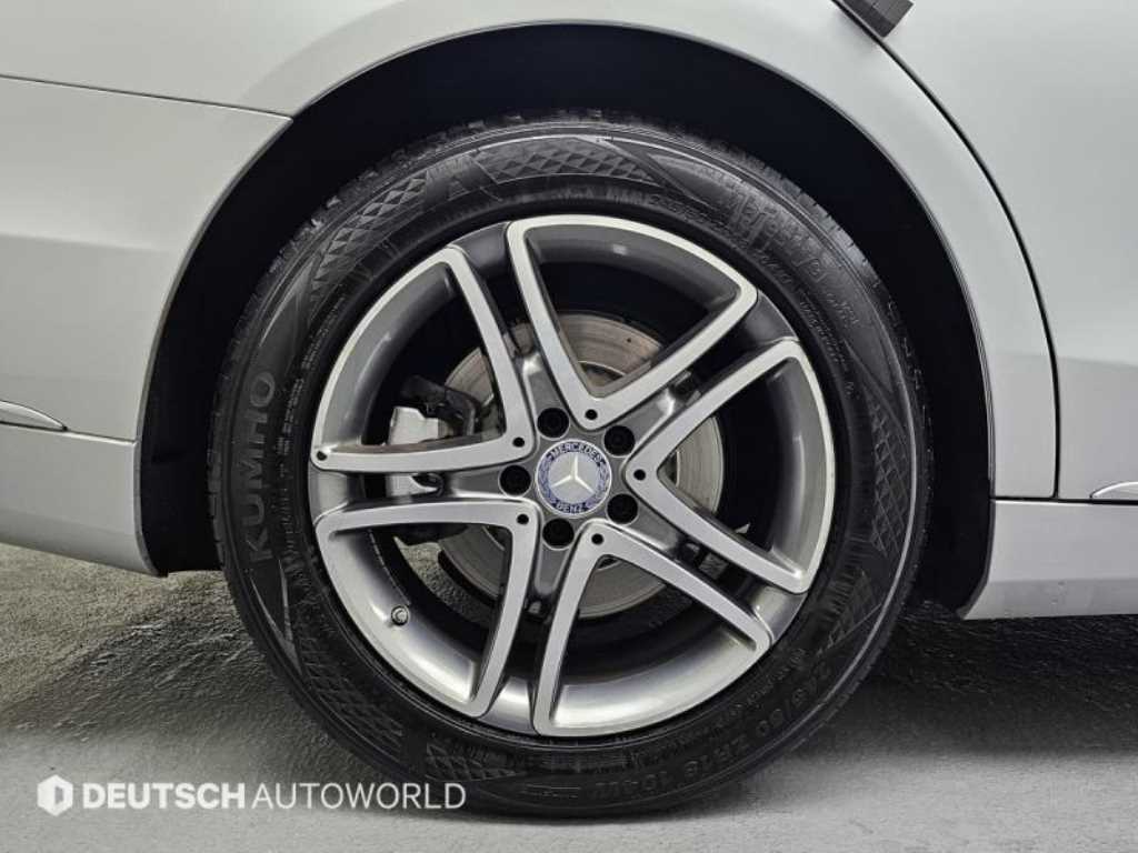 Mercedes Benz S Class - Vista 5