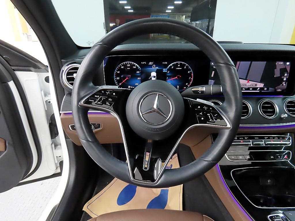 Mercedes Benz E class - Vista 9