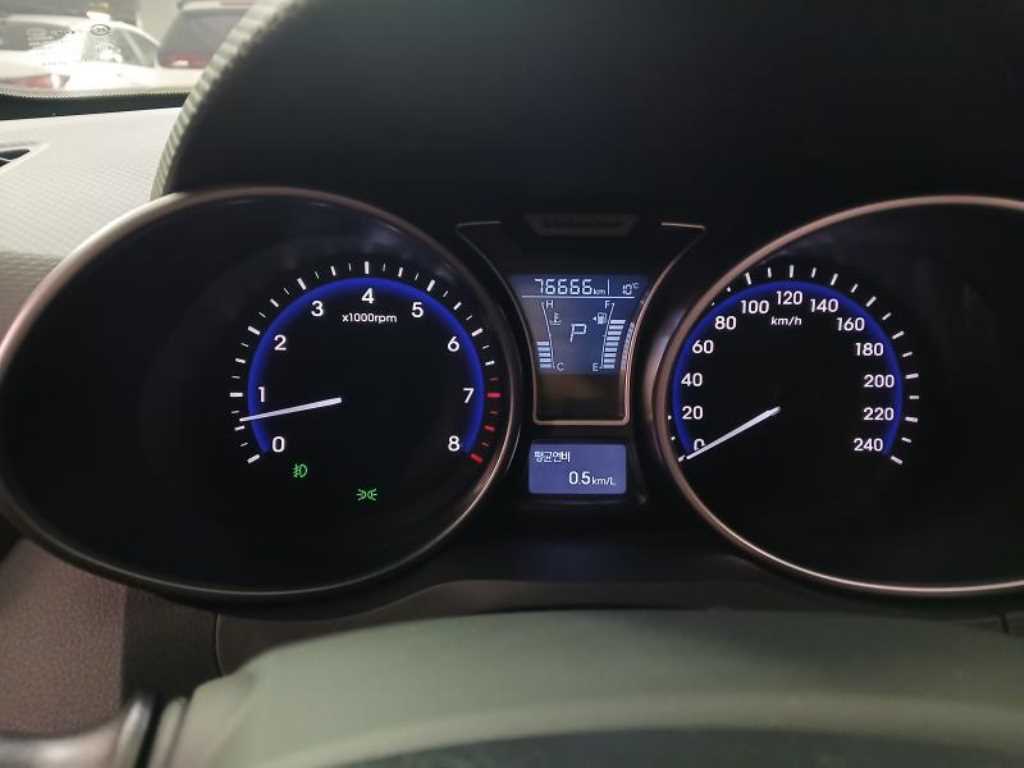 HYUNDAI Veloster - Vista 8