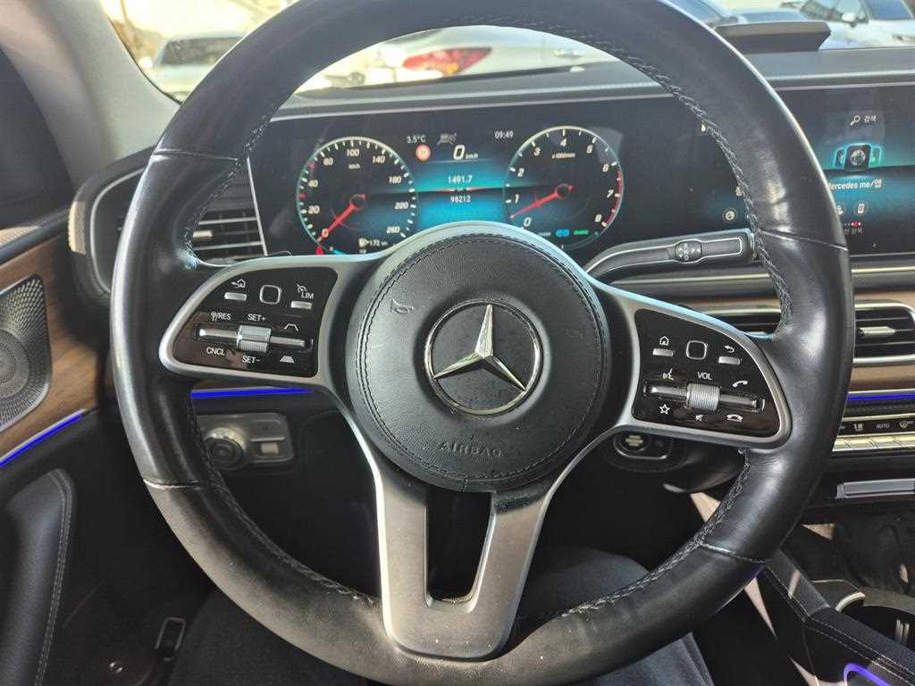 Mercedes Benz GLE Class - Vista 4