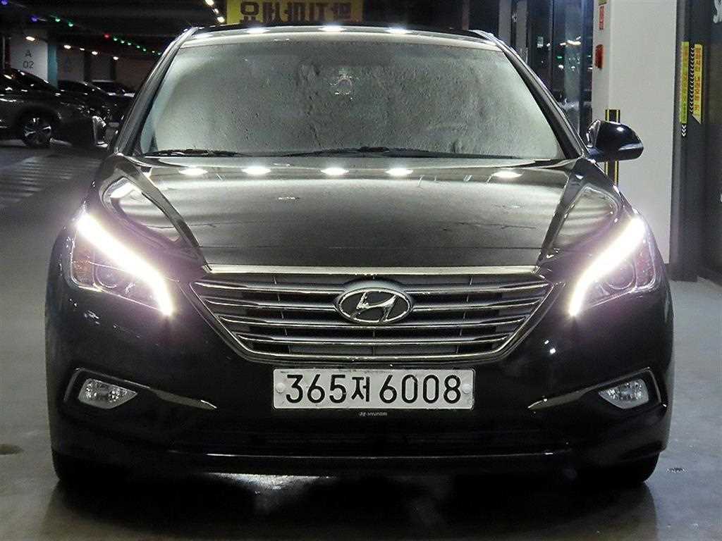 HYUNDAI Sonata - Vista 2