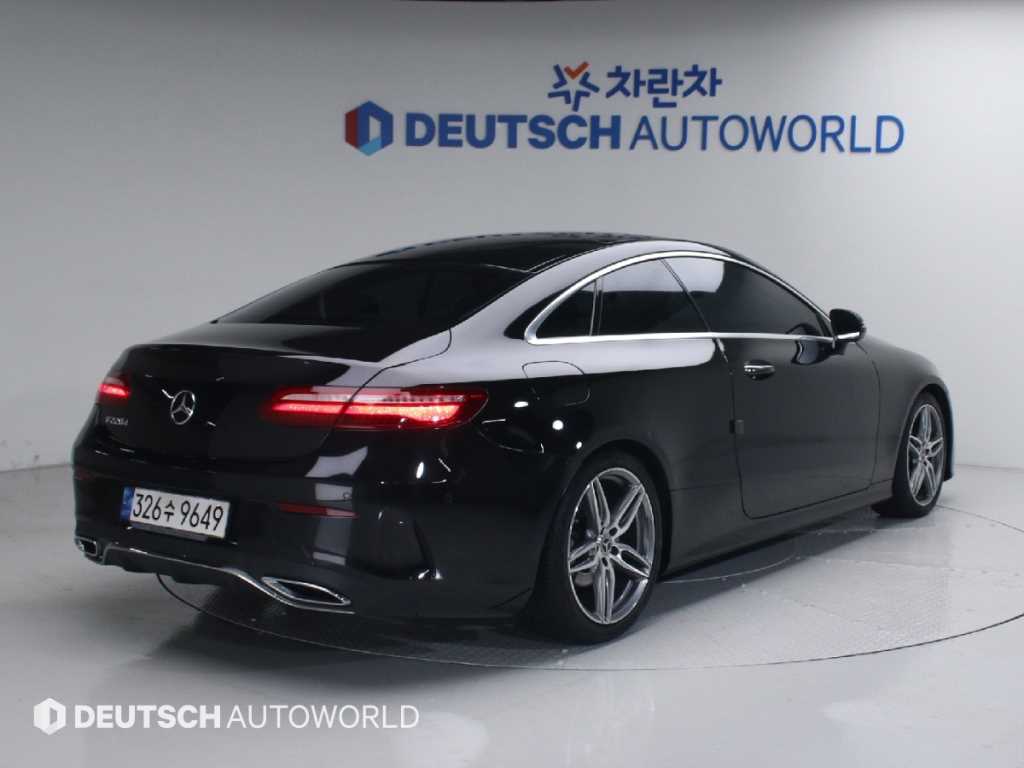 Mercedes Benz E class - Vista 2