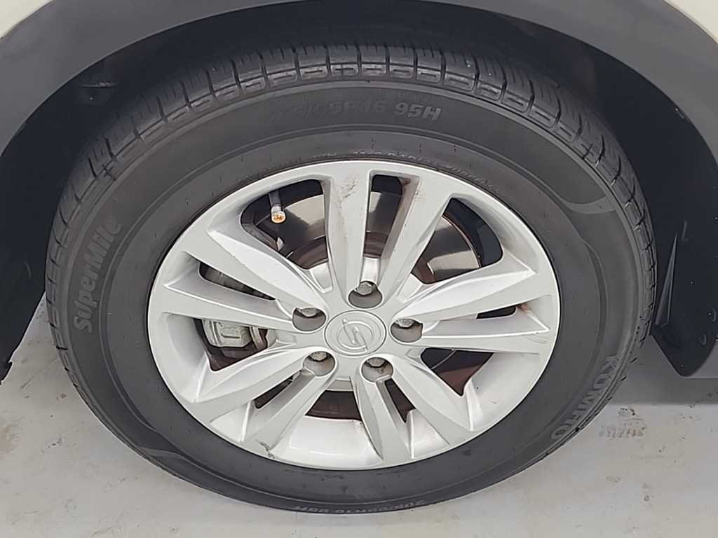 Ssangyong Tivoli 2016 Blanco - Importación desde Corea - HF Imports Iquique - Foto 17