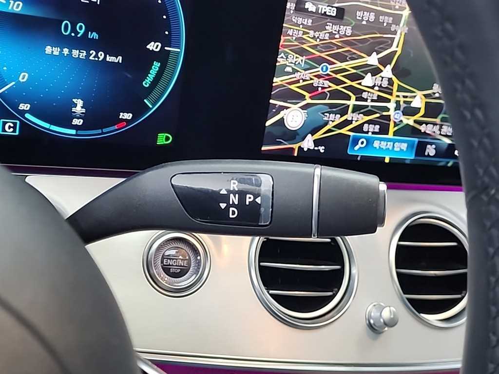 Mercedes Benz E class - Vista 8