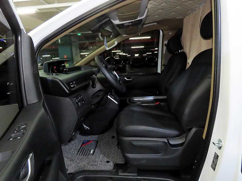 HYUNDAI Staria - Vista 6