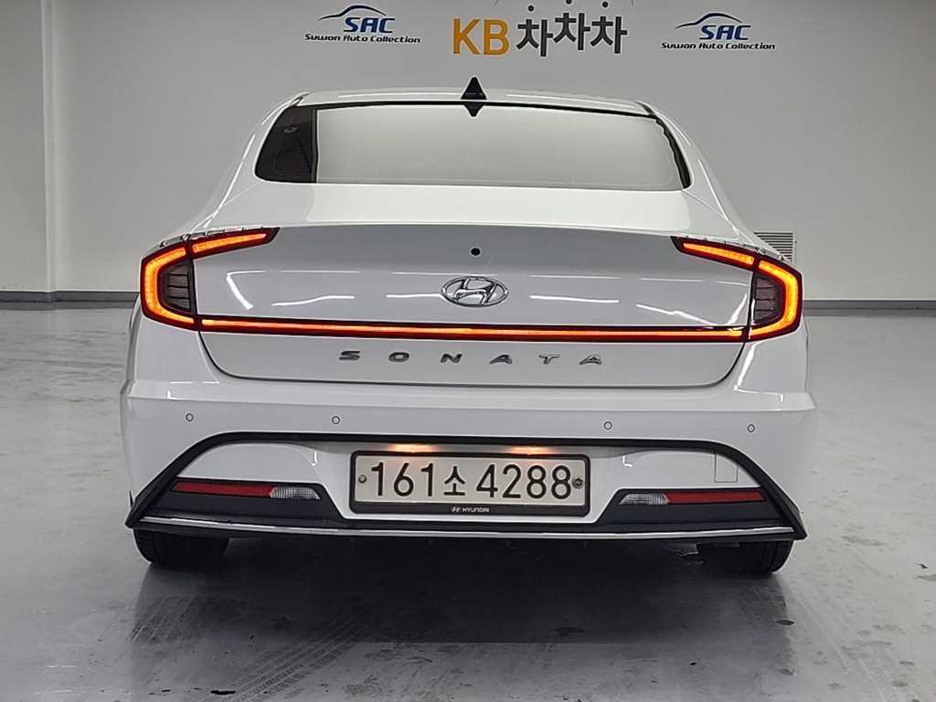 HYUNDAI Sonata - Vista 3