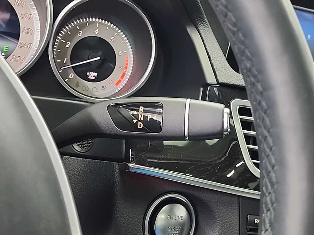 Mercedes Benz E class - Vista 8