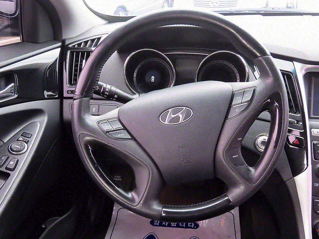 HYUNDAI Sonata - Vista 7