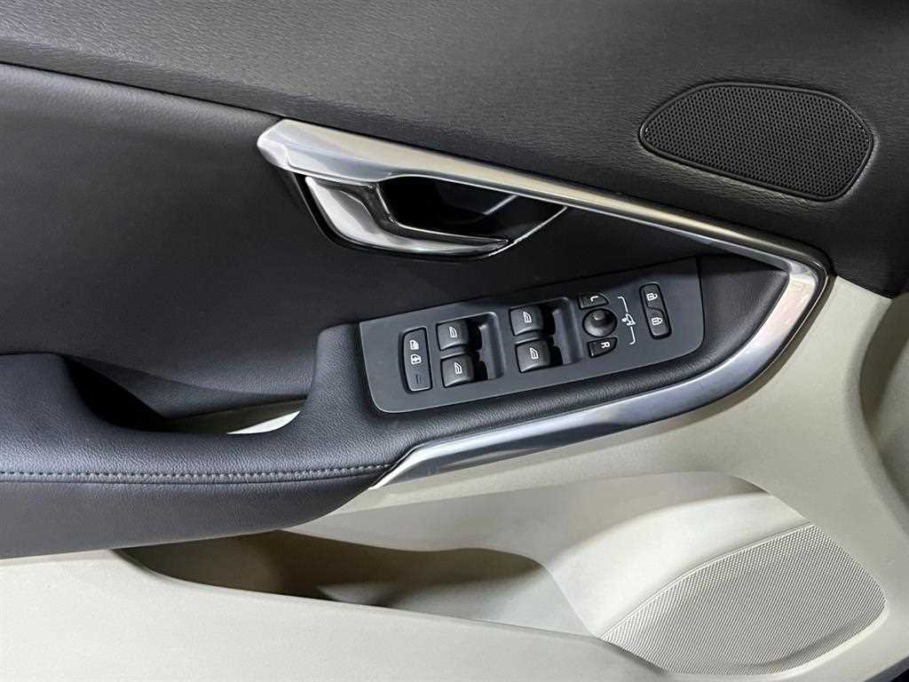 Volvo V40 2016 Azul - Importación desde Corea - HF Imports Iquique - Foto 13