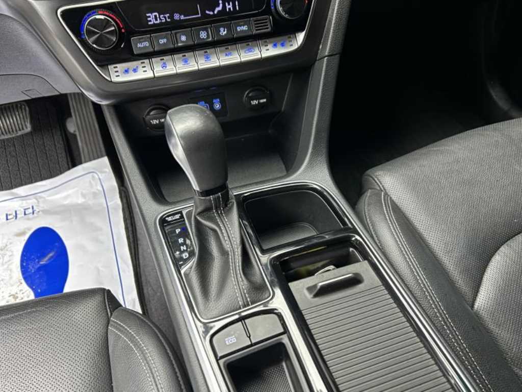 HYUNDAI Sonata - Vista 10