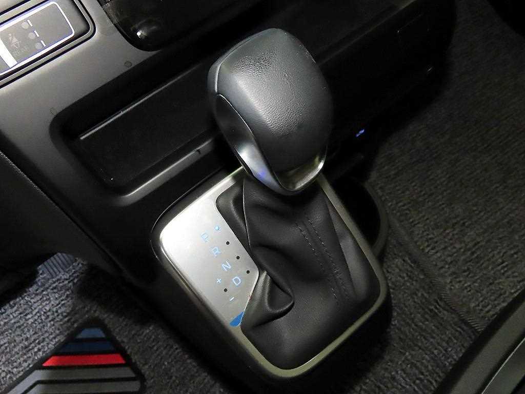 HYUNDAI Staria - Vista 12