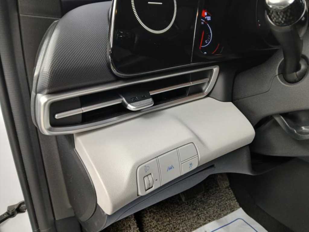 HYUNDAI Avante - Vista 11