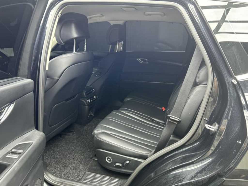 Genesis GV80 - Vista 6