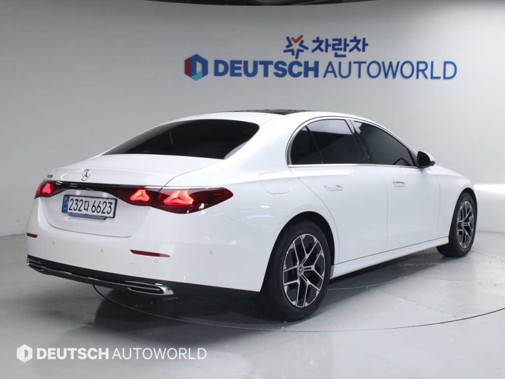 Mercedes Benz E class - Vista 2