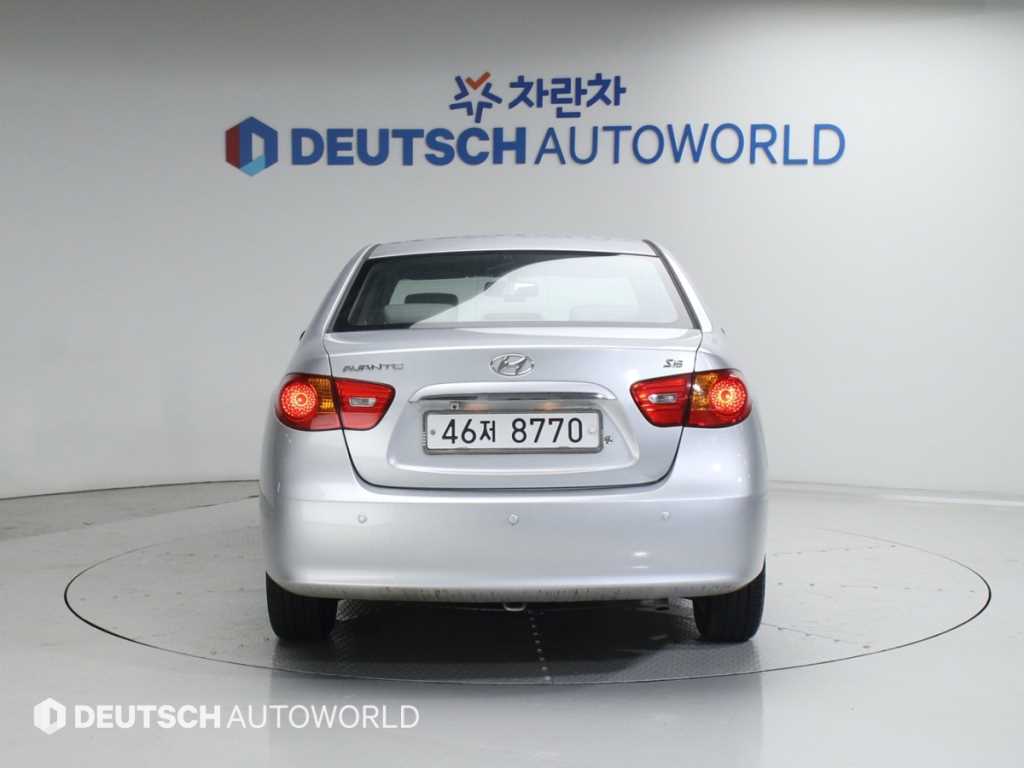 HYUNDAI Avante - Vista 4