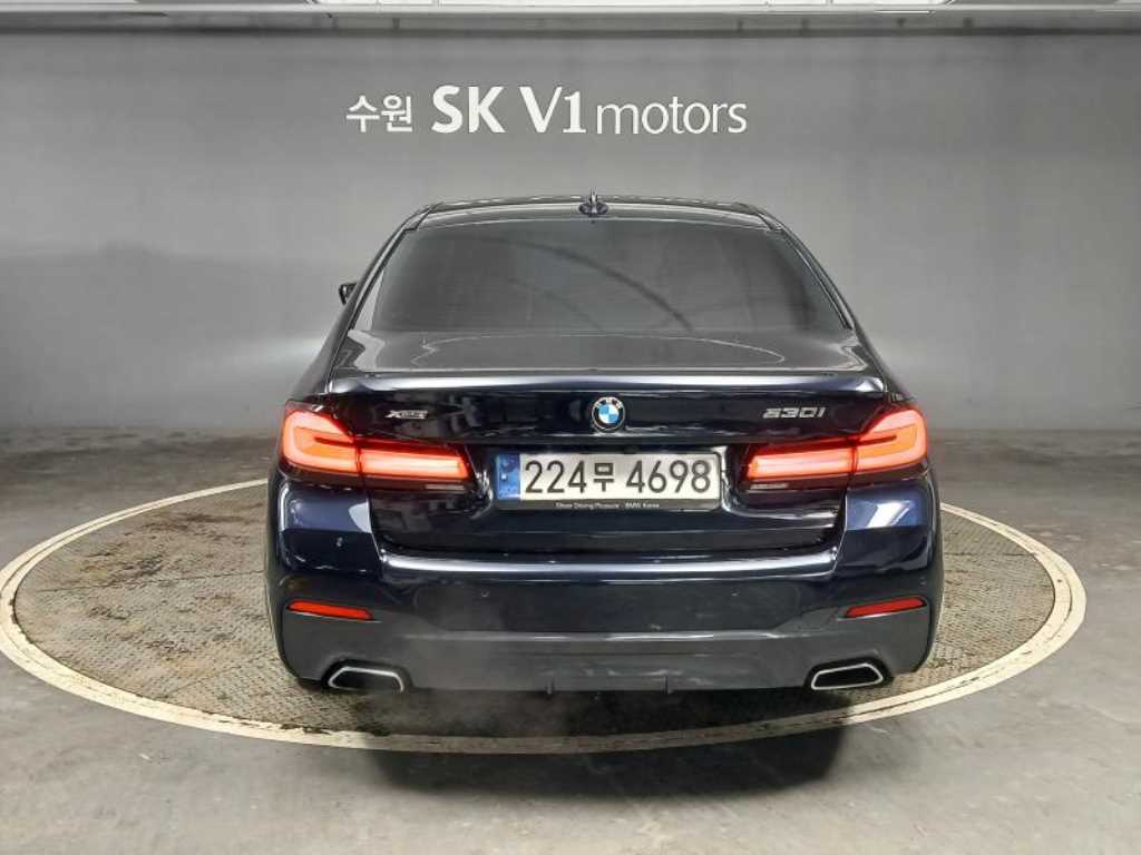 BMW 5 Series - Vista 5