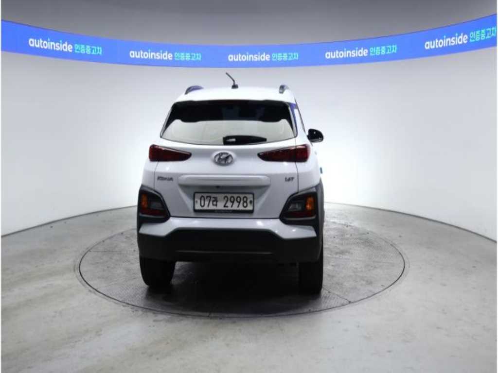 HYUNDAI Kona - Vista 5