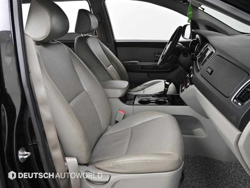 KIA Carnival - Vista 10