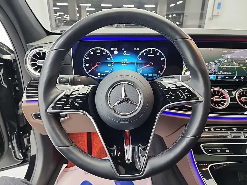 Mercedes Benz E class - Vista 9