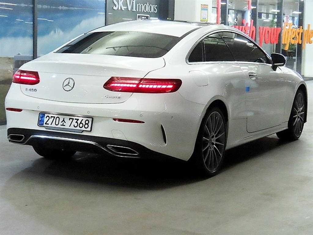Mercedes Benz E class - Vista 4
