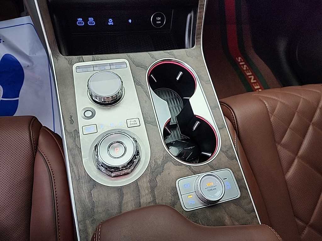 Genesis GV80 - Vista 7